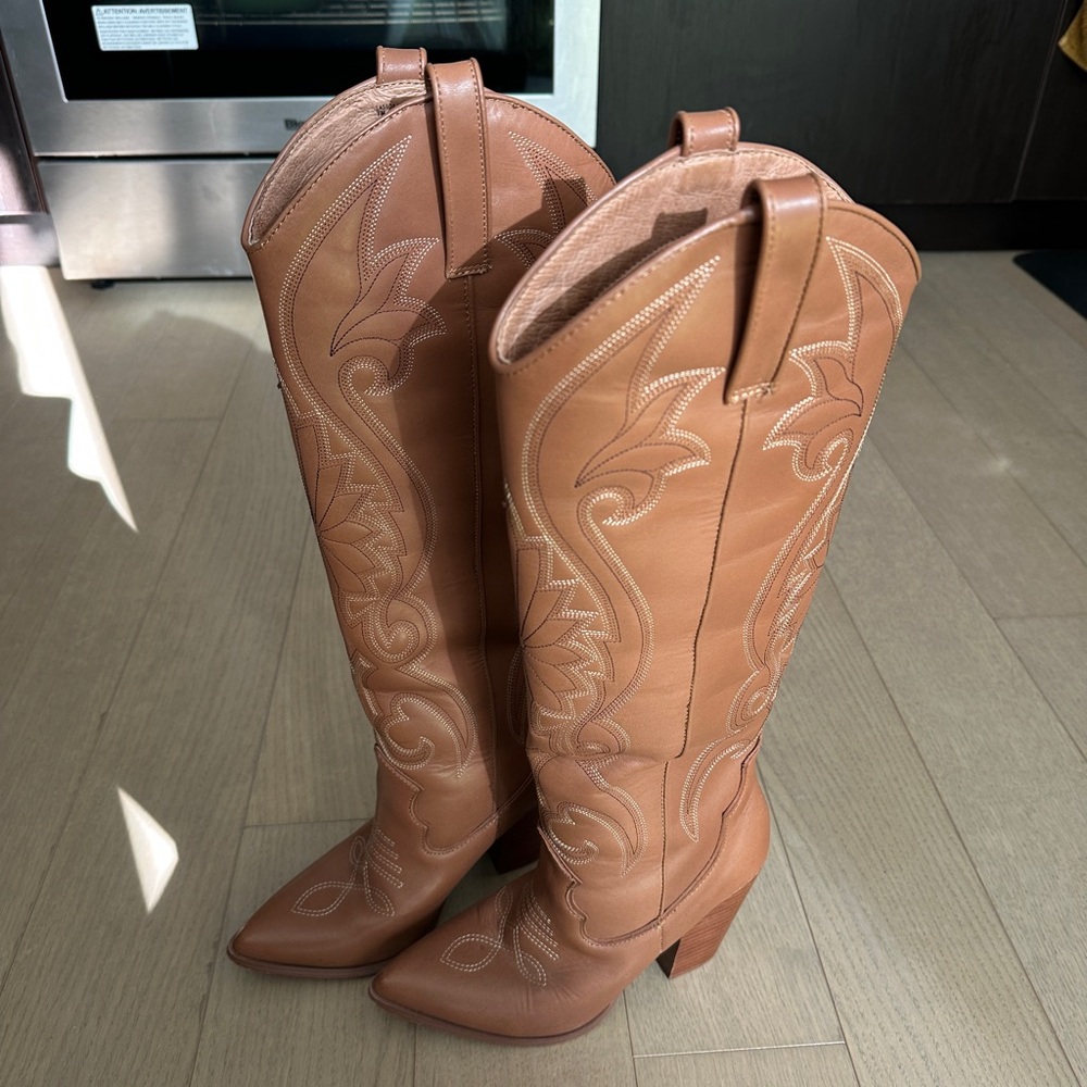 Steve Madden Camel Leather Cowboy Boots in size 7